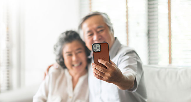 Dreem for iPhone 16 Pro Max Case Wallet, Revolutionary Phone Stand, Vegan Leather, MagSafe-Fit, Magnetic Detachable Flip Cover, RFID Blocking Card Holder, Gift-Box [Fibonacci:Black]